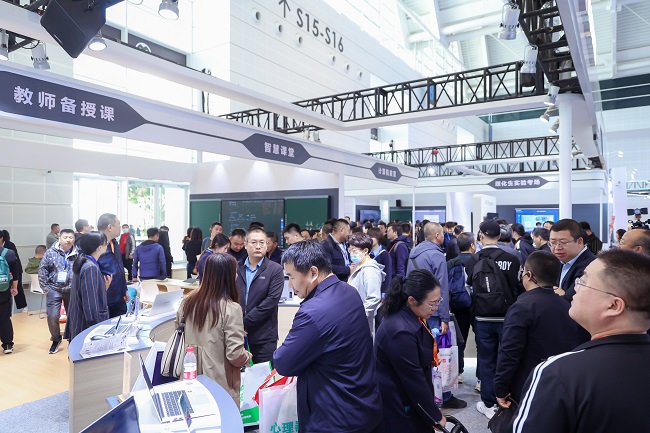 1697877603453894.jpg aeadc3ff5c8c85a93c03cc9f3f65a3f.jpg